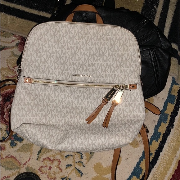 Michael kors bun bag brand new - Picture 3 of 6